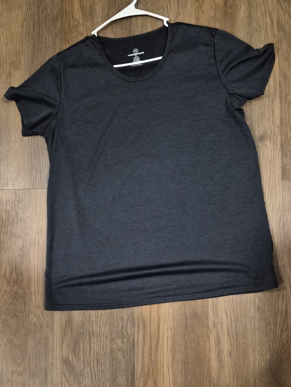realessentials Short Sleeve Crewneck T-Shirt in Charcoal Gray